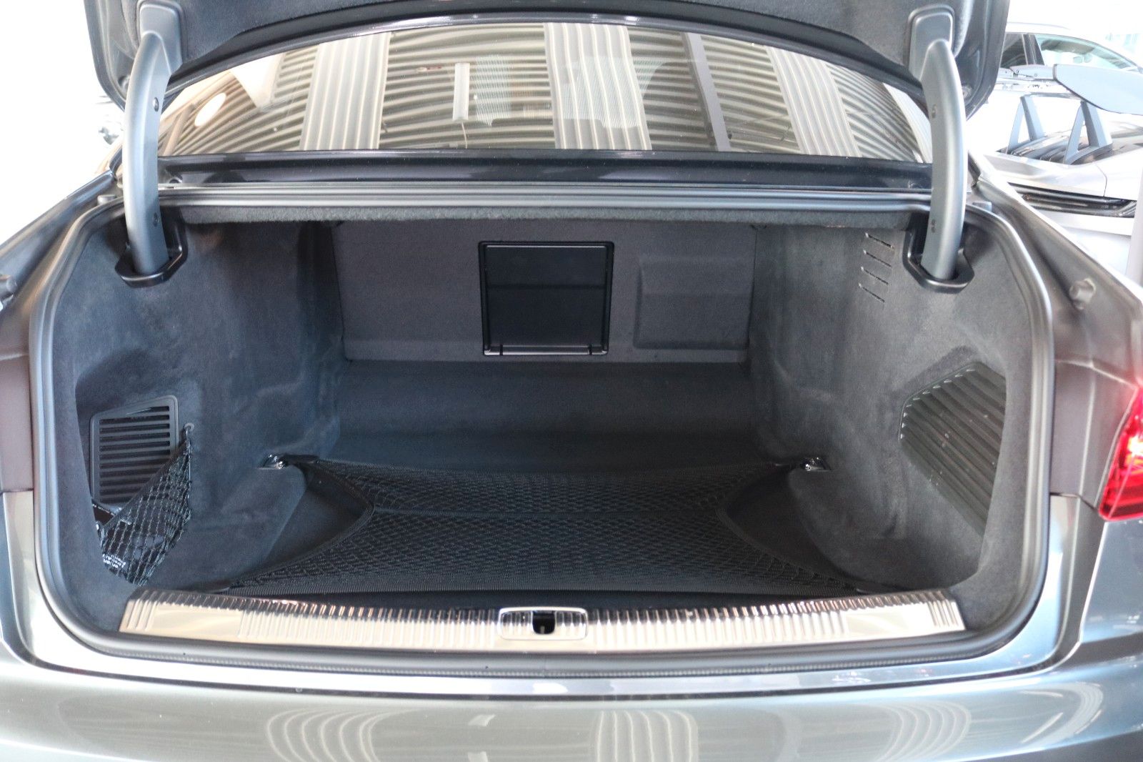 Audi A8 60 TFSI quattro S line Exclusive Einzelstück - Samsaru's Car Outlet
