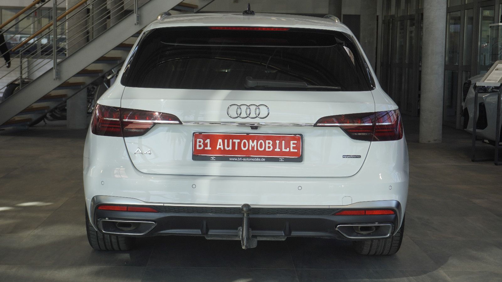 Audi A4 Avant 40 TFSI quatt S line - Samsaru's Car Outlet