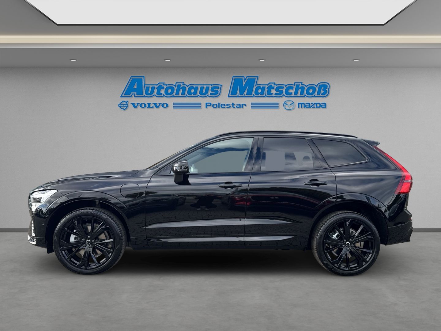 Volvo XC60 Ultra Black Edition Recharge Plug-In Hybrid