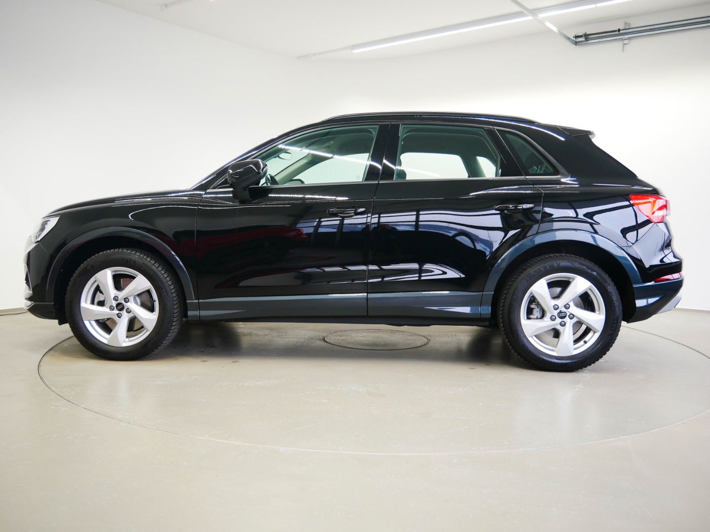 Audi Q3 40 TDI quattro advanced - Samsaru's Car Outlet