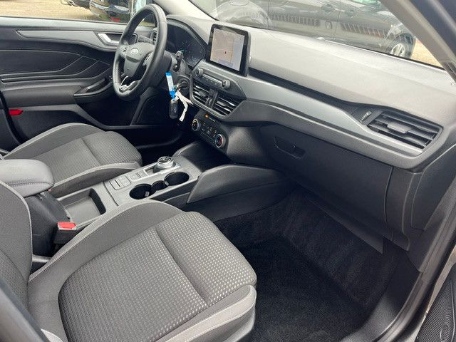 Ford Focus Turn. Cool & Connect AUT NAVI SHZ KAM ACC