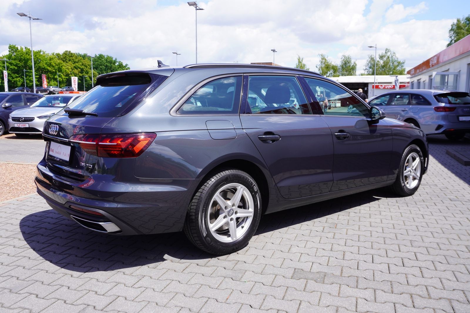 Audi A4 Avant 35 TDI S-Tronic - Samsaru's Car Outlet