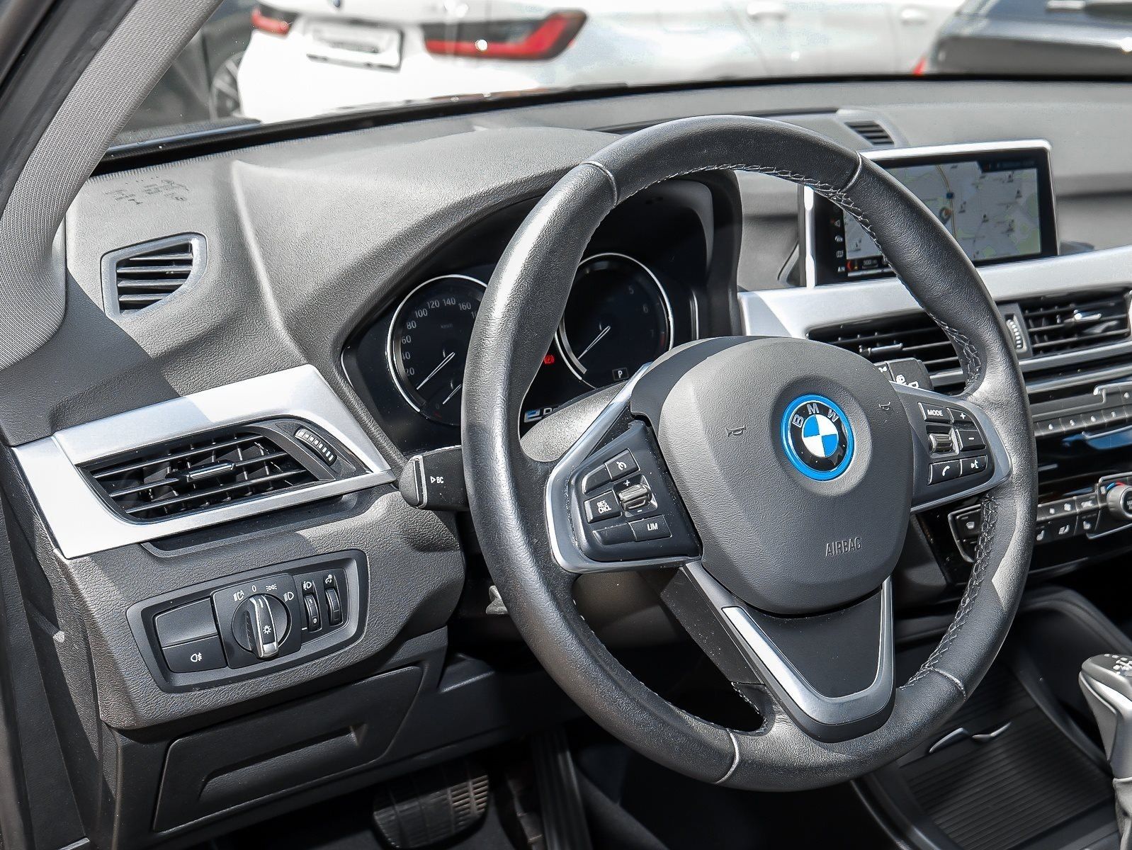 BMW X1 xDrive25e Advantage - Samsaru's Car Outlet