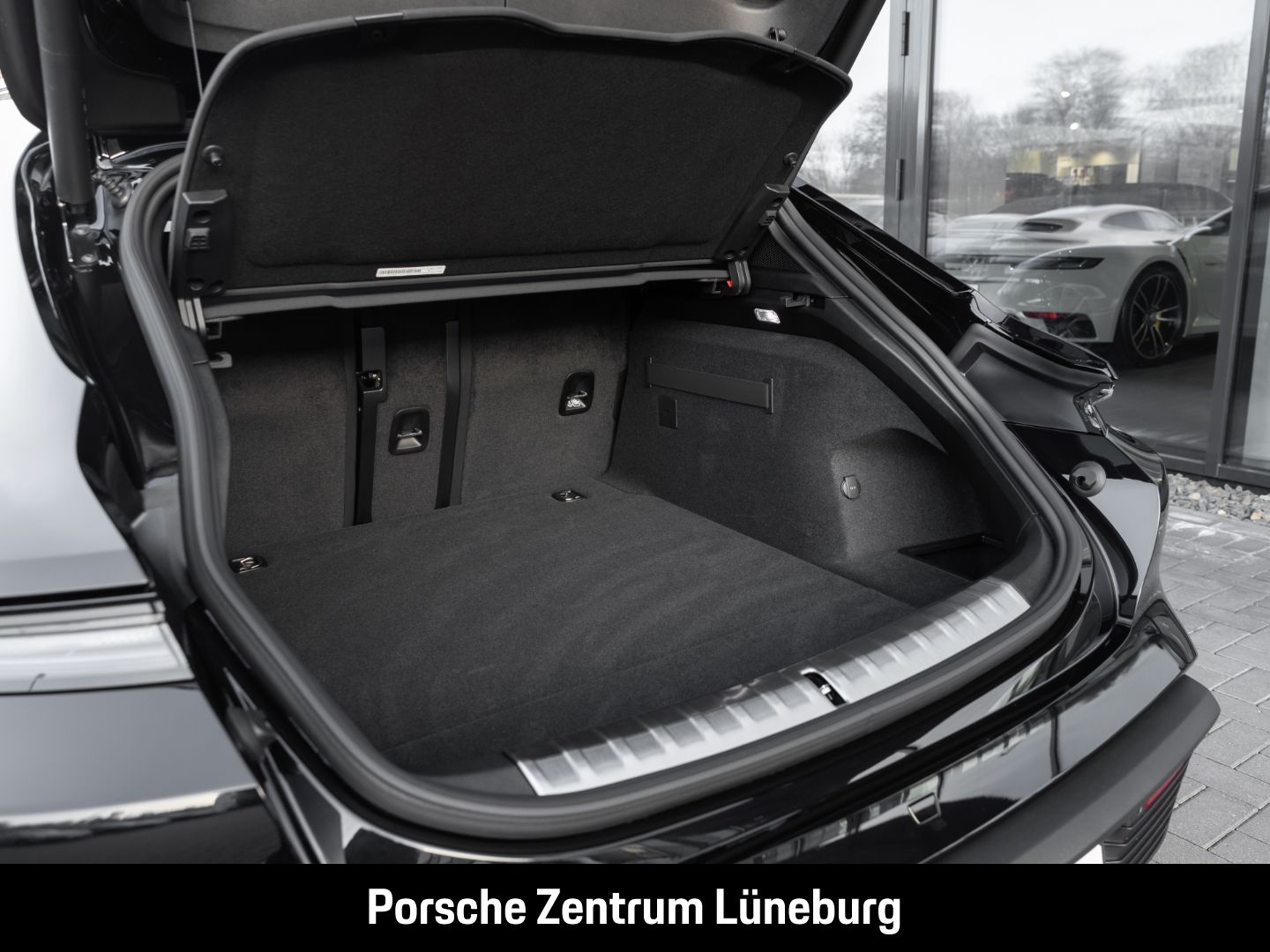 Porsche Taycan Sport Turismo InnoDrive Surround-View