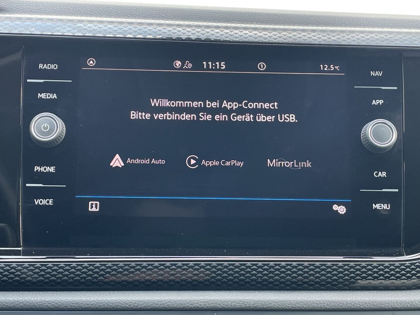Volkswagen Taigo 1.0 TSI Life - Samsaru's Car Outlet