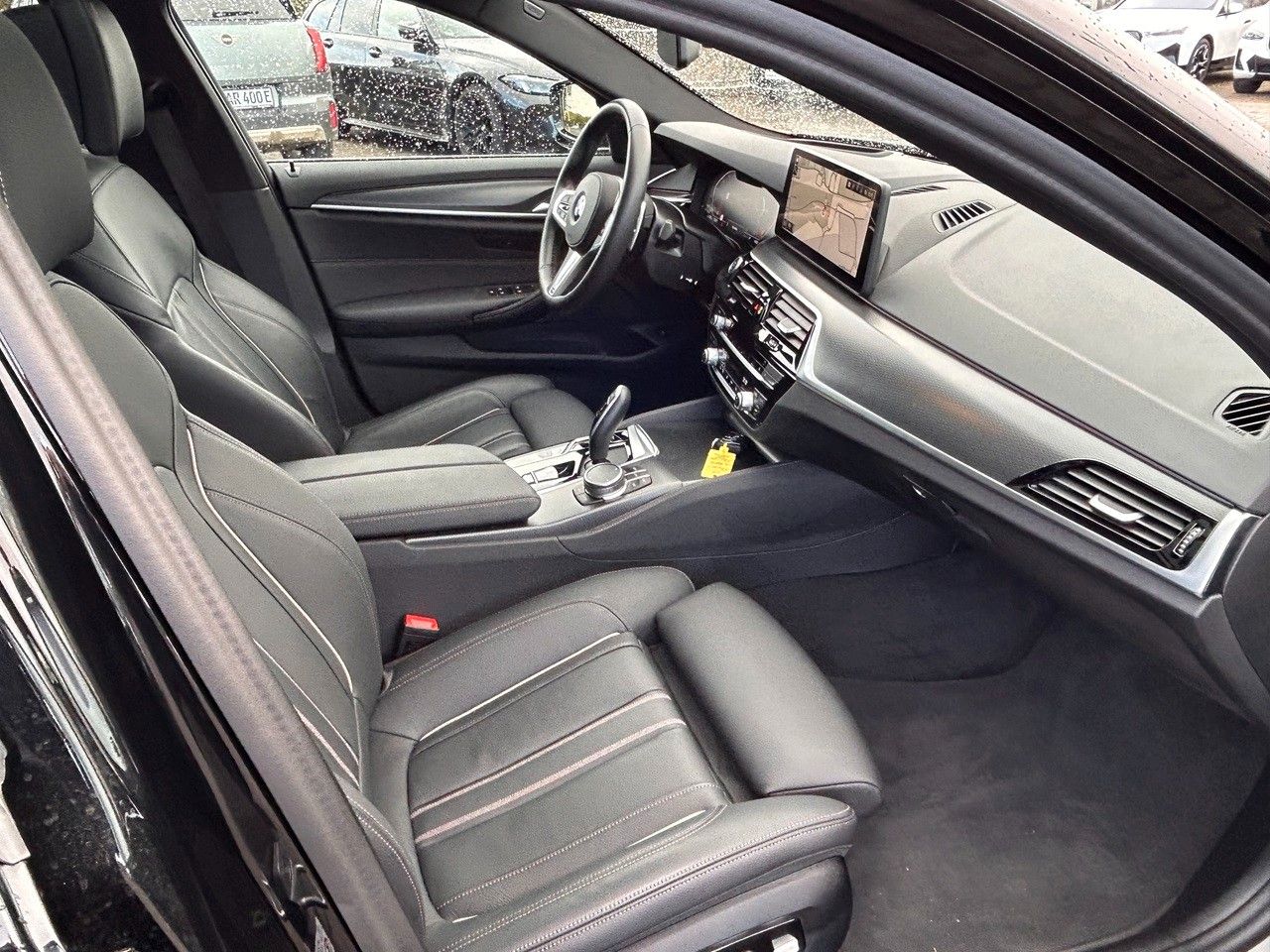 BMW 530 i M Sport / Standheizung / Leder / AHK