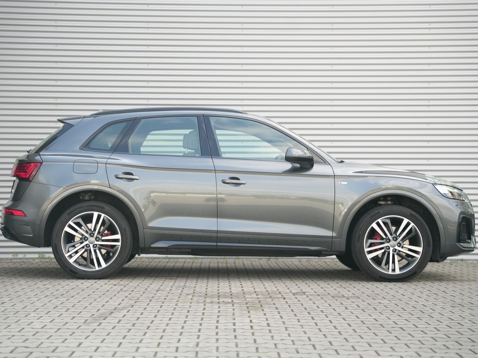 Audi Q5 40 TDI quattro S line - Samsaru's Car Outlet