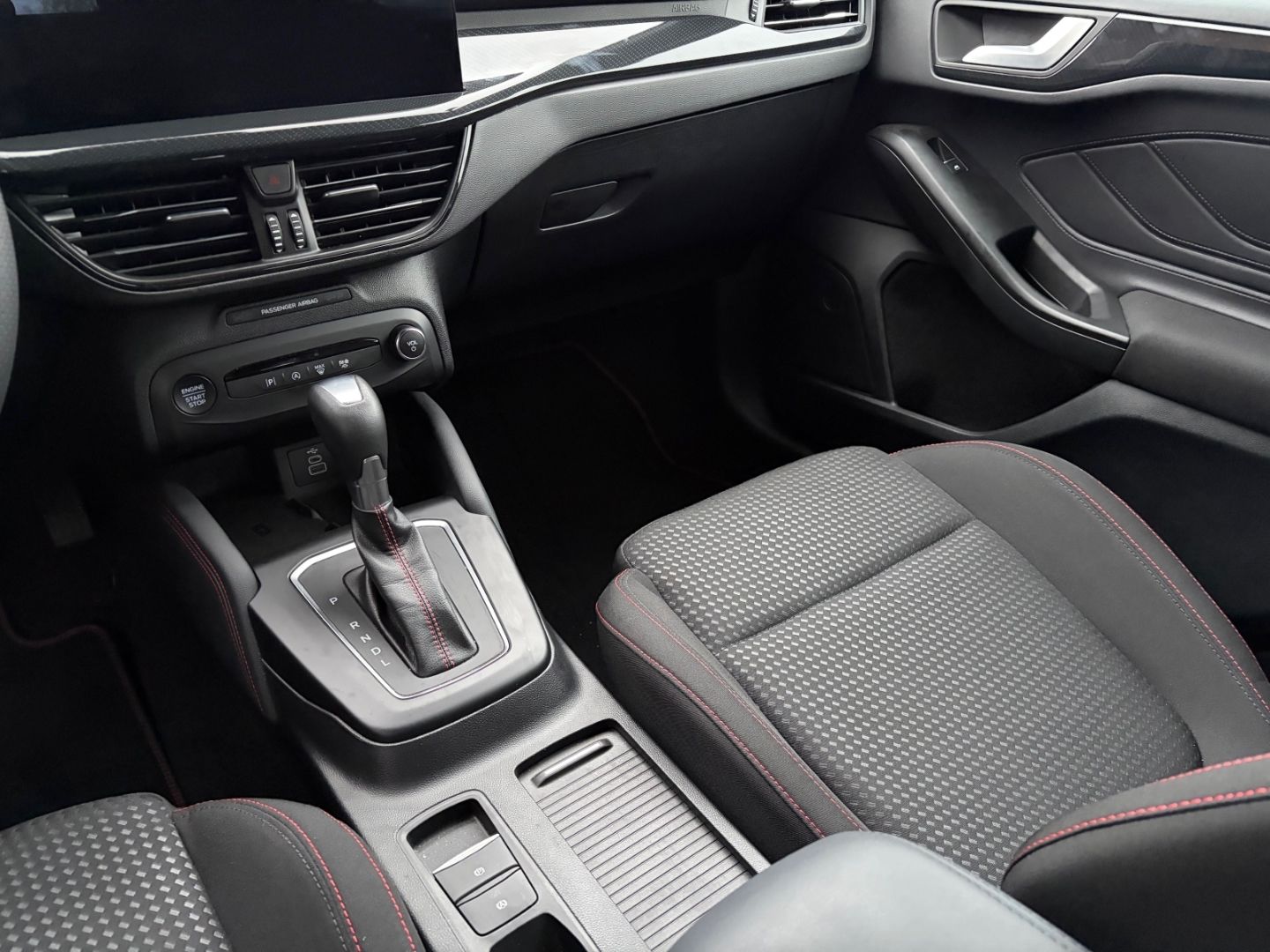Ford Focus 1.0 EcoBoost Turnier ST-Line X Head-Up AHK