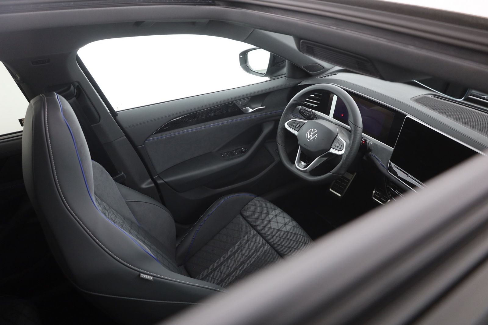 Volkswagen Passat Variant R-Line 2.0 TSI DSG Matrix Pano AH