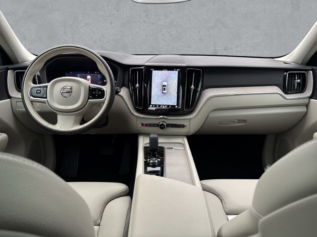 Volvo XC60 Inscription T6 AWD 19''LM Pano eStandhz AHK