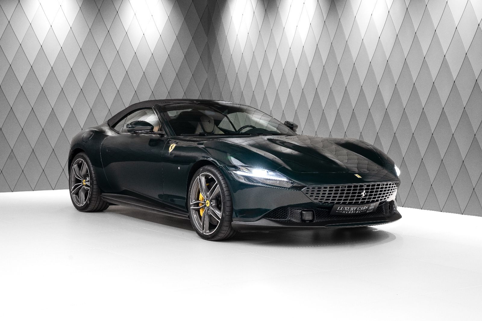 Ferrari Roma Spider - Samsaru's Car Outlet