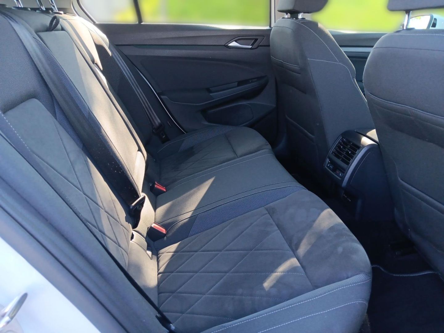 Volkswagen Golf 8 VIII Style 1.5 TSI - Samsaru's Car Outlet