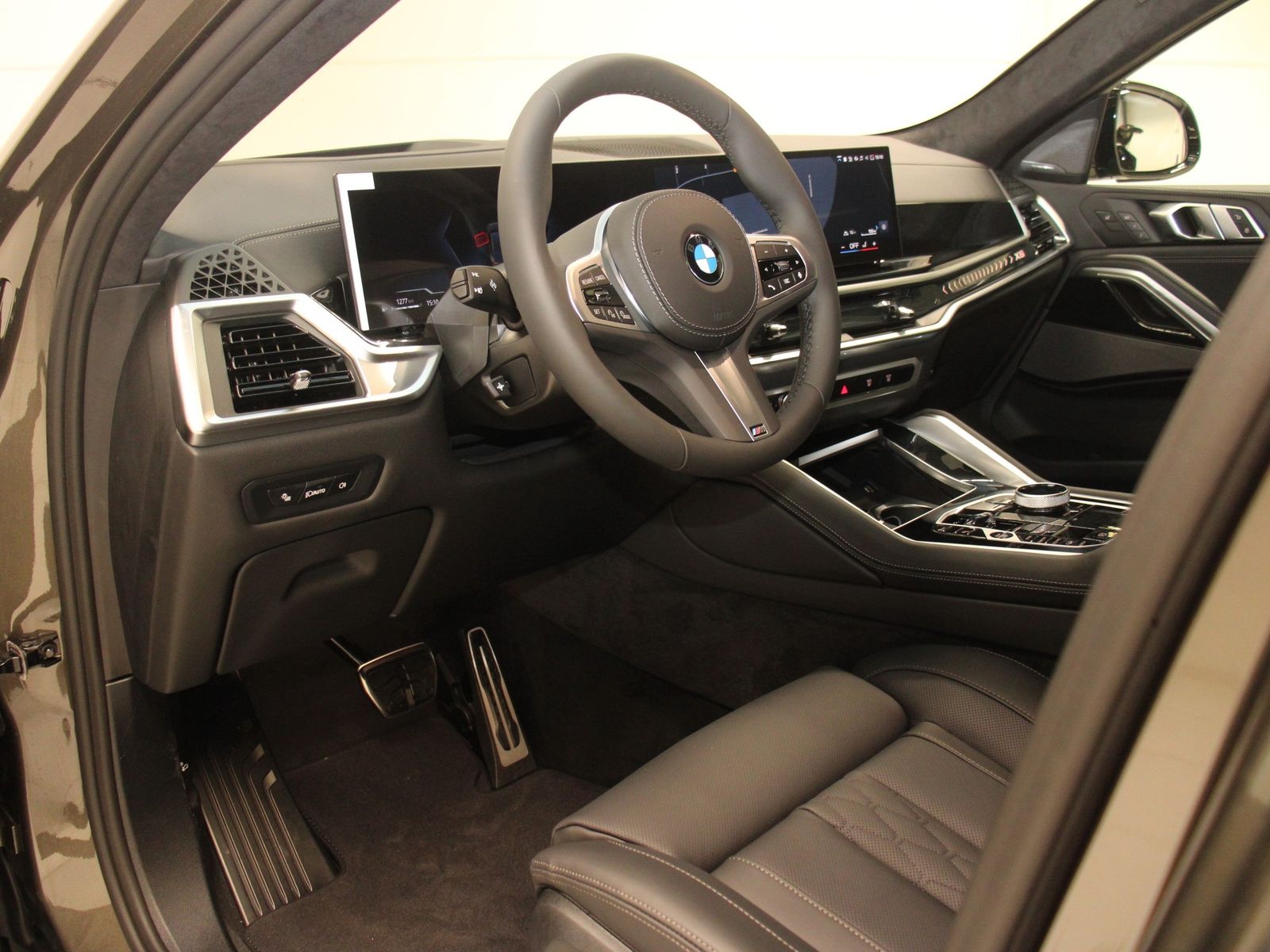 BMW X6 xDrive40d M Sportpaket Pro AHK STHZ Pano Icon