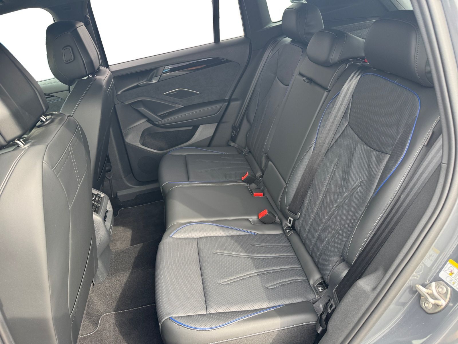 Volkswagen Tiguan R-Line 2.0 TSI 4M DSG, 5J.Gar./Black Styl