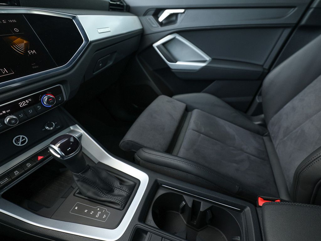 Audi Q3 S line 35 TDI quattro - Samsaru's Car Outlet