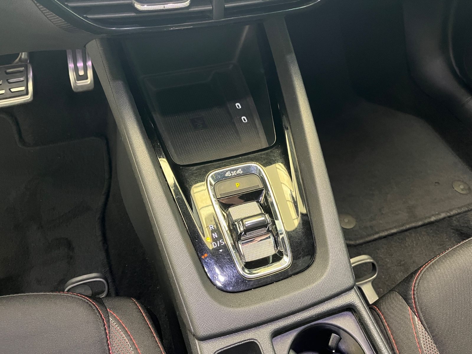 Skoda Octavia Combi RS 4x4 - Samsaru's Car Outlet