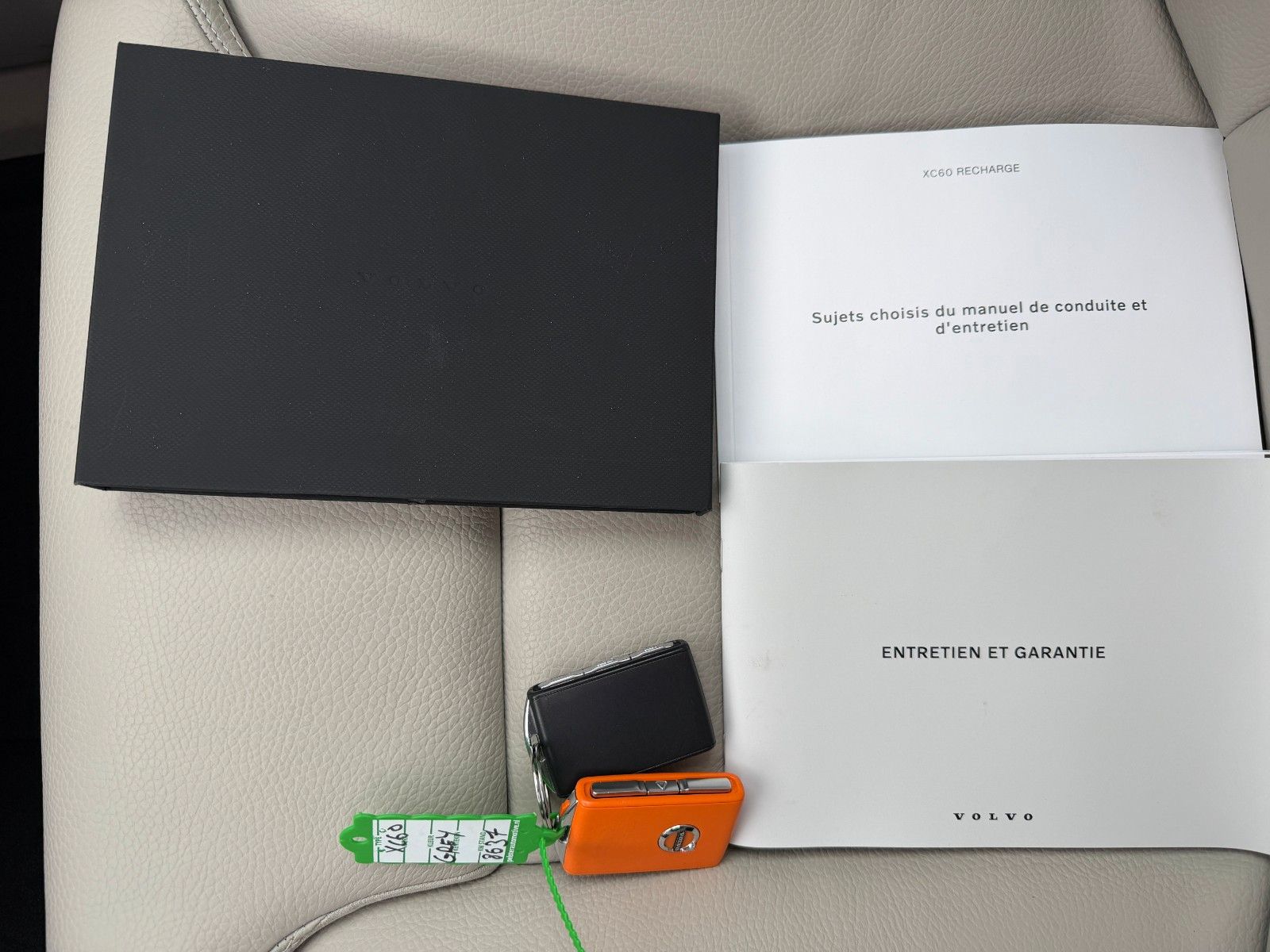 Volvo XC60 T6 253 +145 R-Design AWD Ultimate Dark*Pano