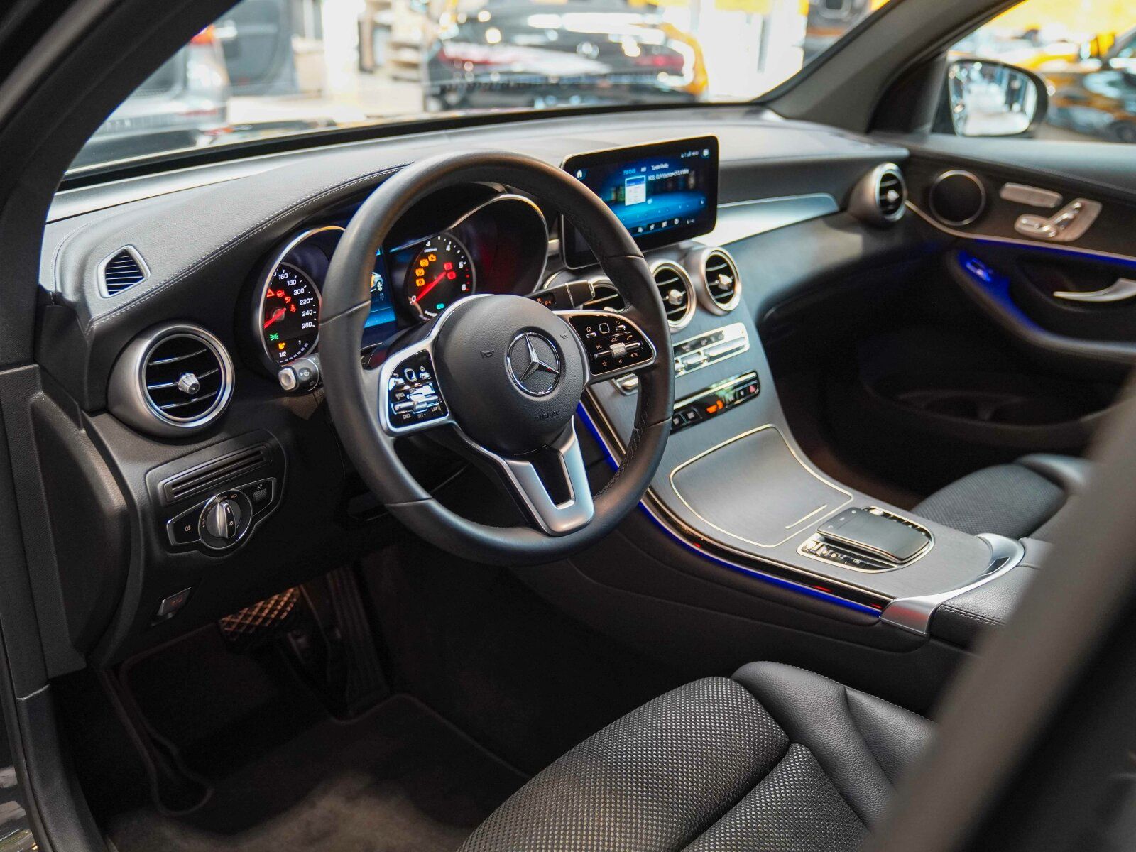 Mercedes-Benz GLC 300 de 4M Coupé AMG Line - Samsaru's Car Outlet