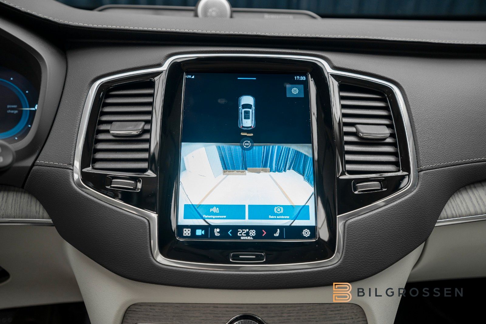 Volvo XC90 T8 Recharge Ultimate Dark B&W Pano HUD