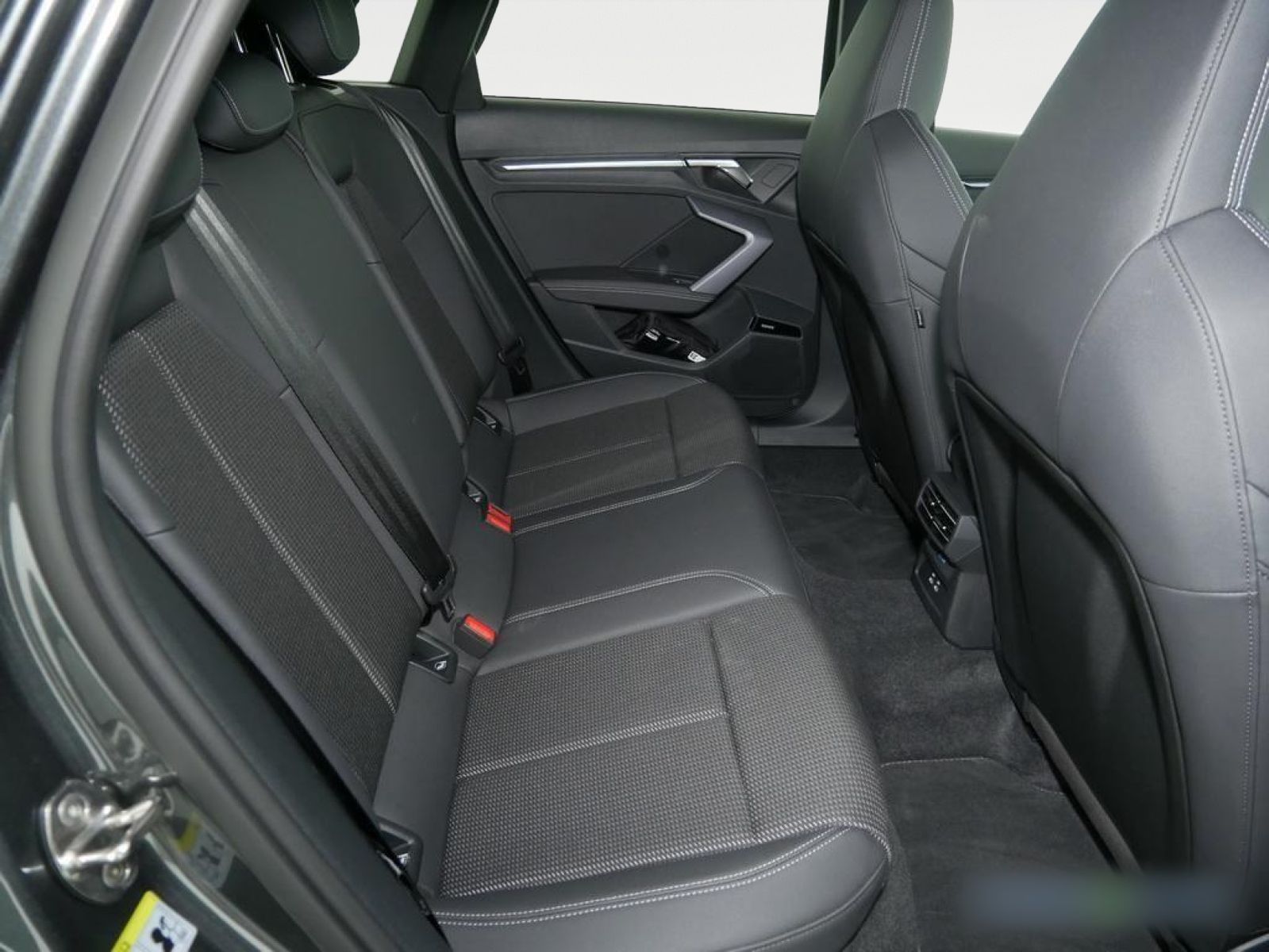 Audi A3 Sportback 35 TFSI S tronic S Line - Samsaru's Car Outlet