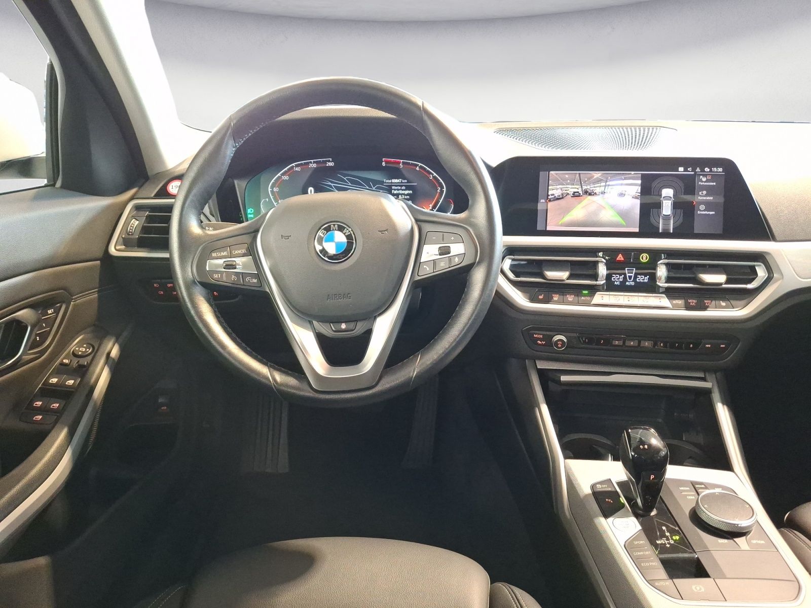 BMW 320d xDrive Touring Advantage - Samsaru's Car Outlet