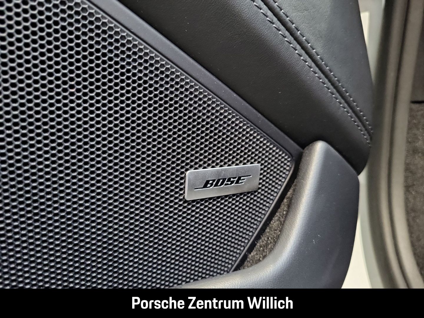 Porsche 992 911 Carrera 4S Cabriolet Hinterachslenkung