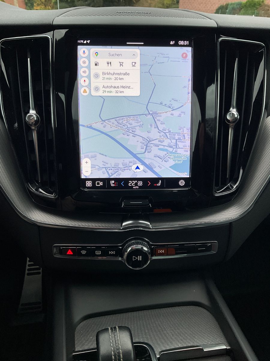 Volvo XC 60 XC60 R Design AWD,AHK,Kamera,Pano,LED