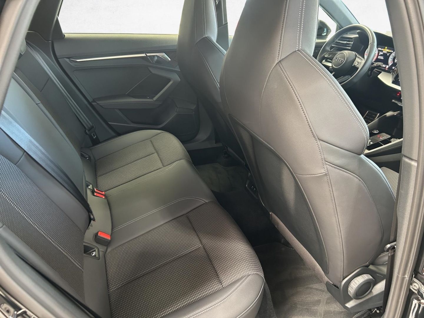 Audi A3 Lim. 40 TFSI quattro S-tronic - Samsaru's Car Outlet
