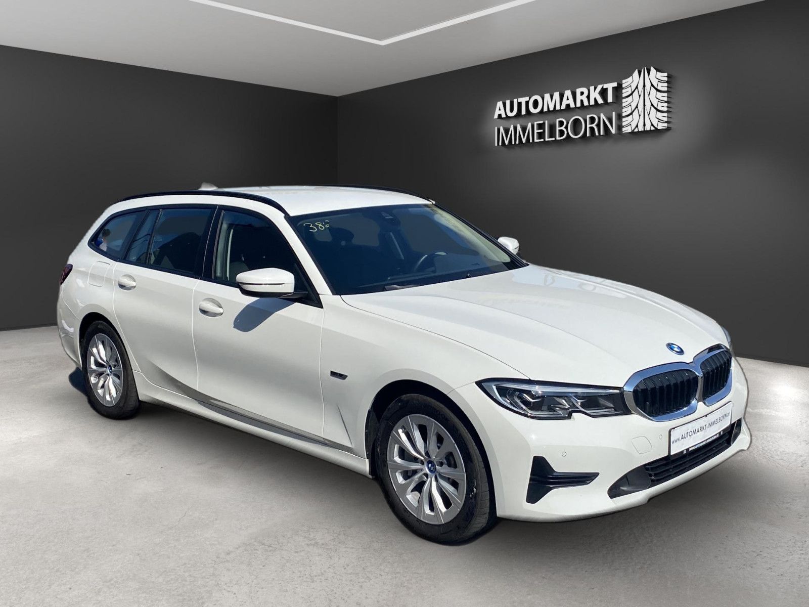 BMW 330 e - Samsaru's Car Outlet