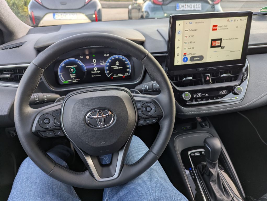 Toyota Corolla 2.0 Hybrid Touring Sports Teamplayer