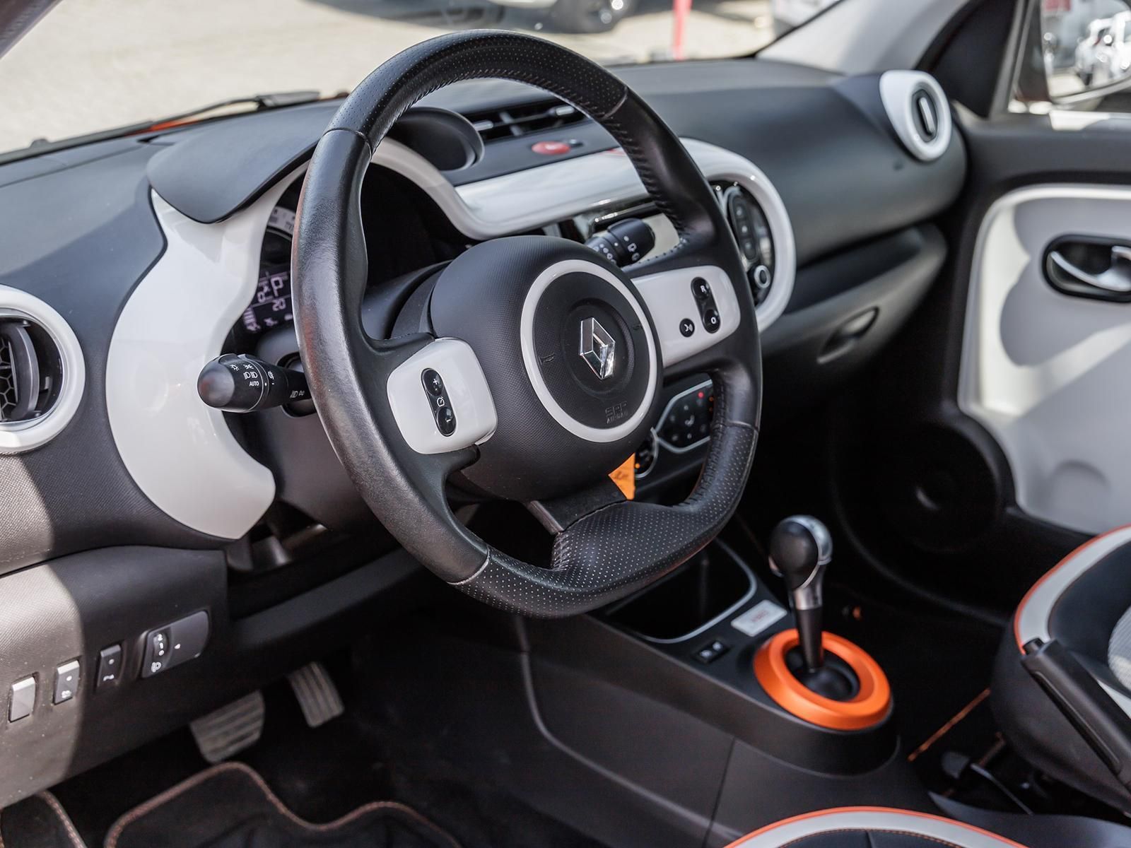 Renault Twingo E-TECH 100% el. VIBES - Samsaru's Car Outlet
