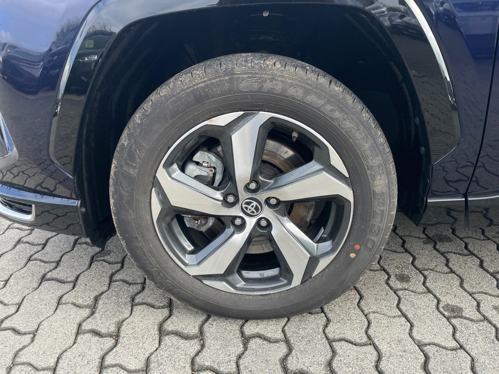 Toyota RAV4 Plug In Hybrid 4x4 - Samsaru's Car Outlet