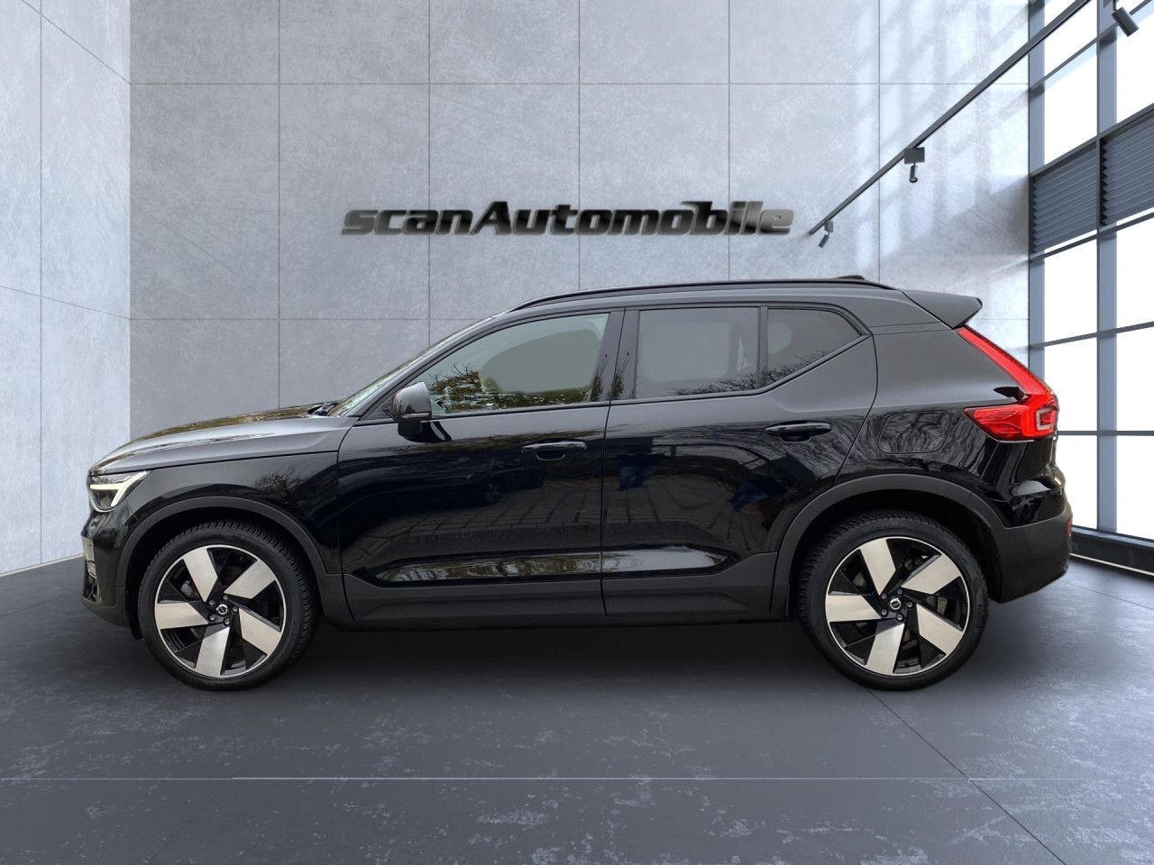 Volvo XC 40 Plus Recharge Pure Electric 2WD Bluetooth