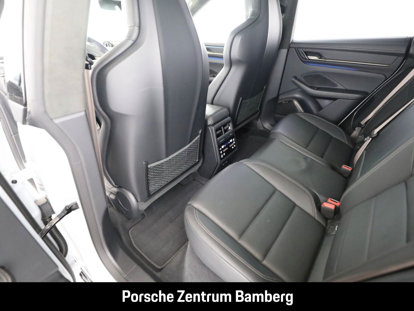 Porsche Macan Turbo/ Burmester/ Akustikglas/ Head-Up uvm