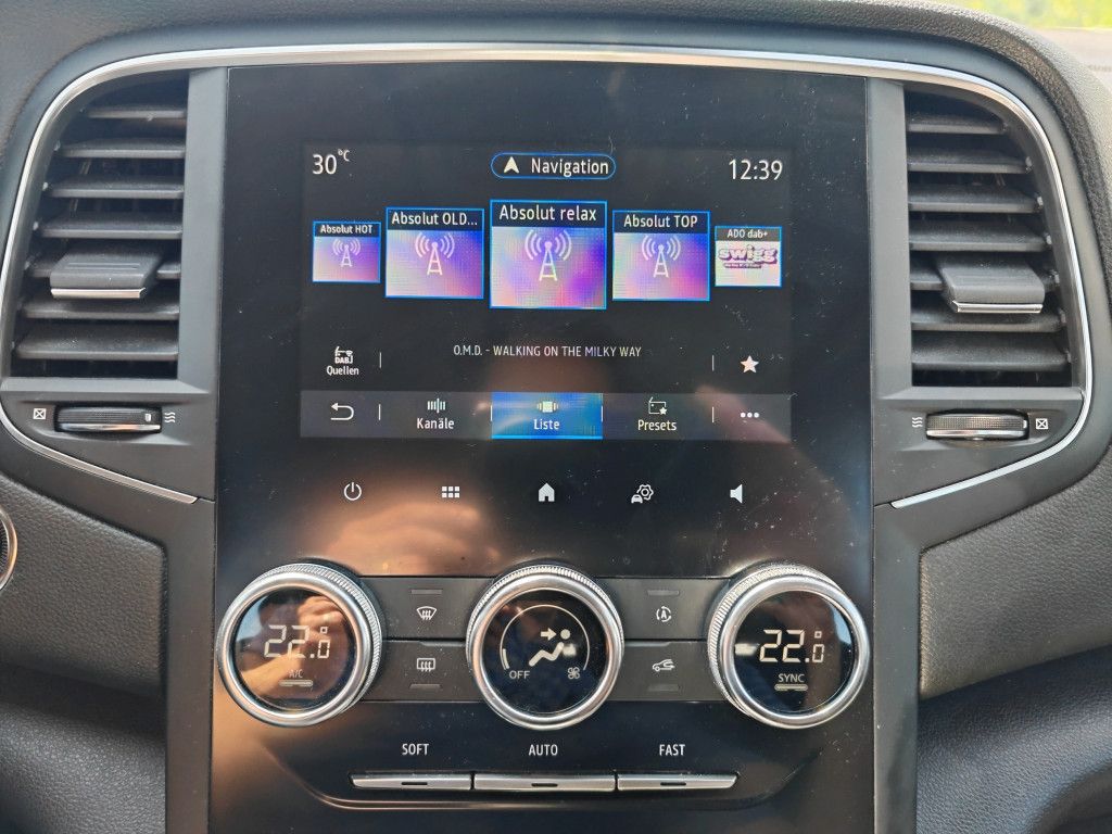 Renault Megane E-TECH 160 Plug-In Hybrid - Samsaru's Car Outlet