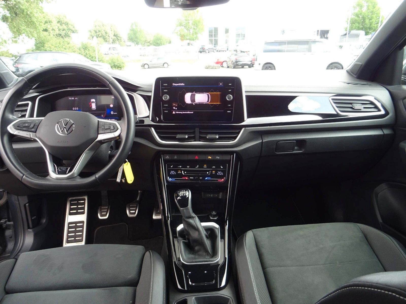 Volkswagen T-Roc R-Line - Samsaru's Car Outlet