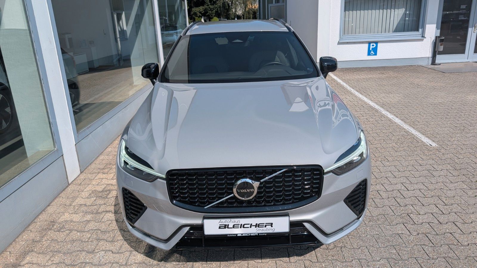 Volvo XC 60 B4 Plus Dark AWD | Standheitzung