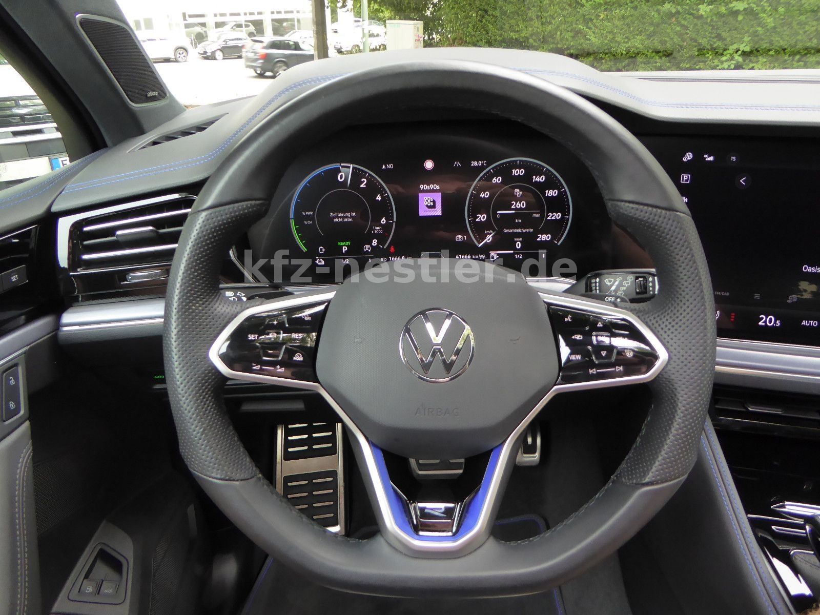 Volkswagen Touareg R e-Hybrid Pano/Puglia/AHK/HUD/ACC/Matt