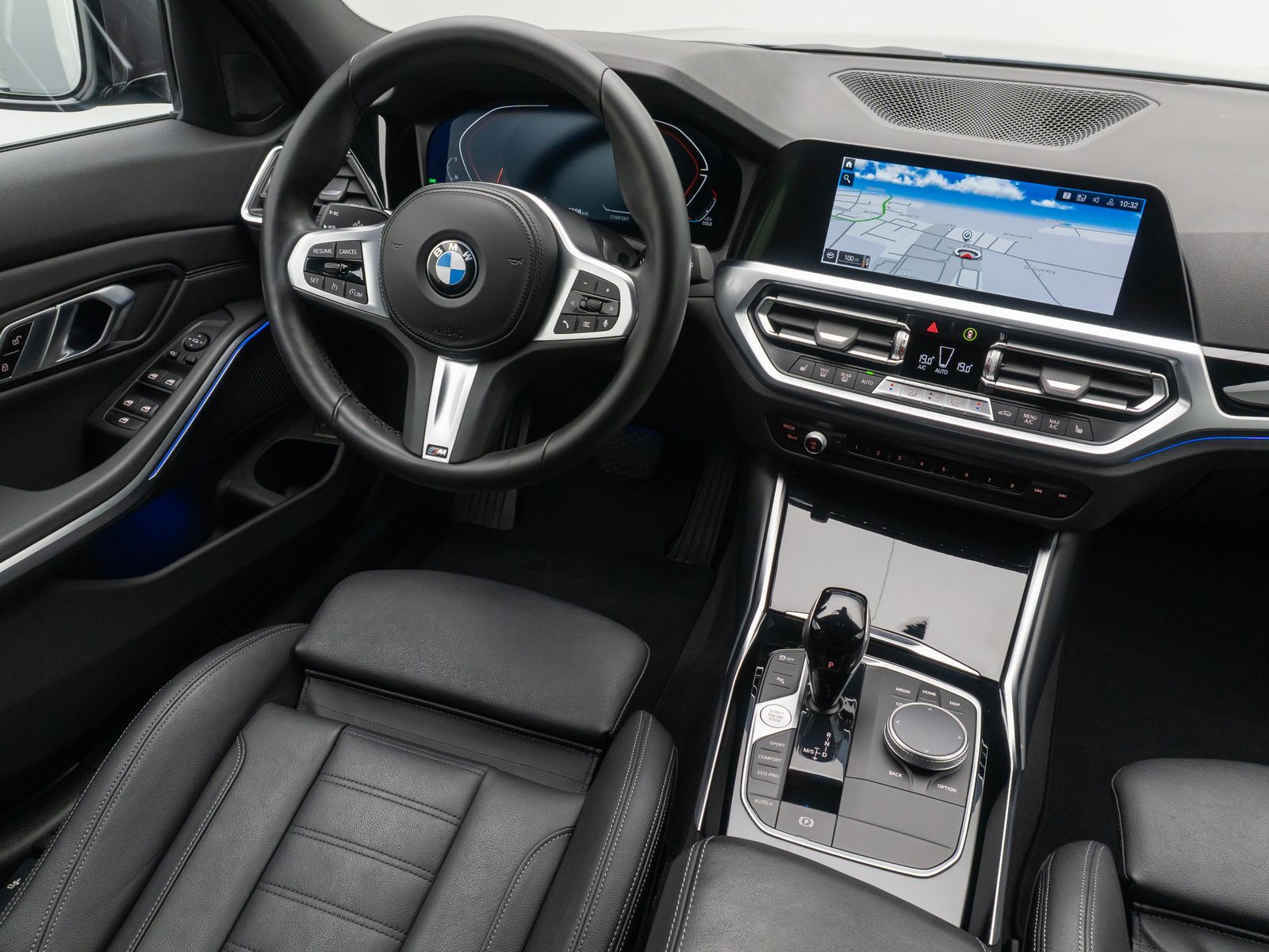 BMW 320d Sport Line - Samsaru's Car Outlet