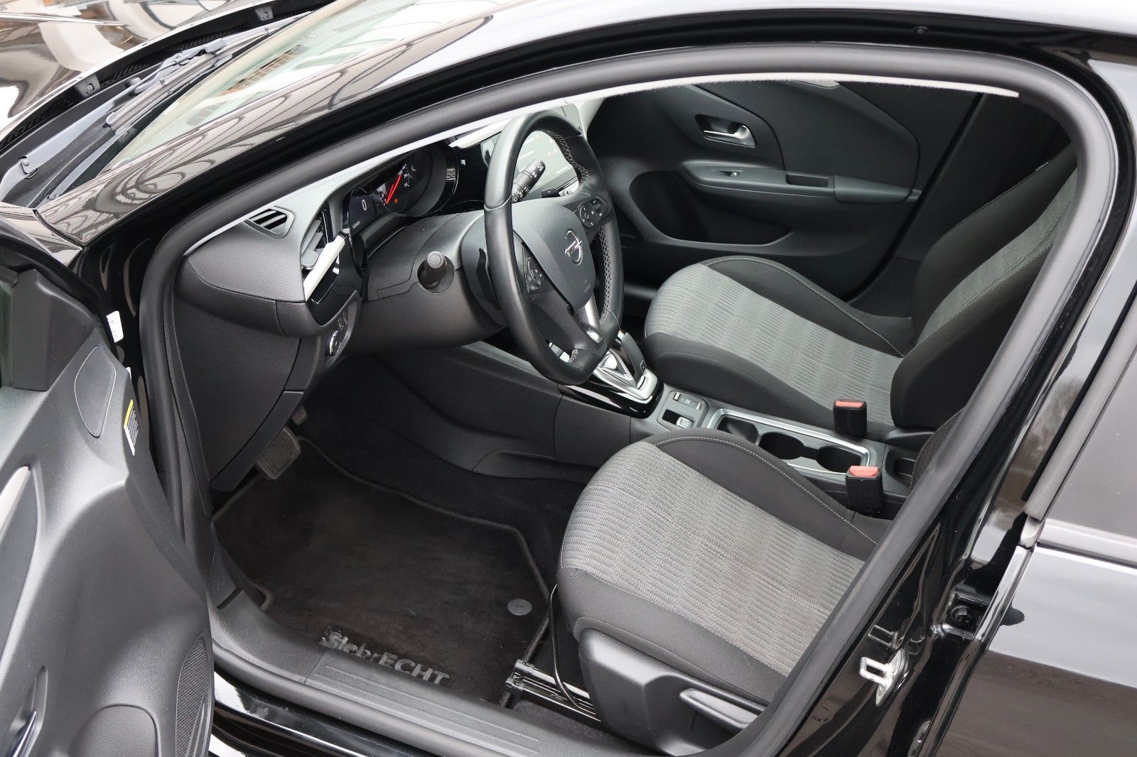 Opel Corsa 1.2 Turbo AT8 Edition - Samsaru's Car Outlet