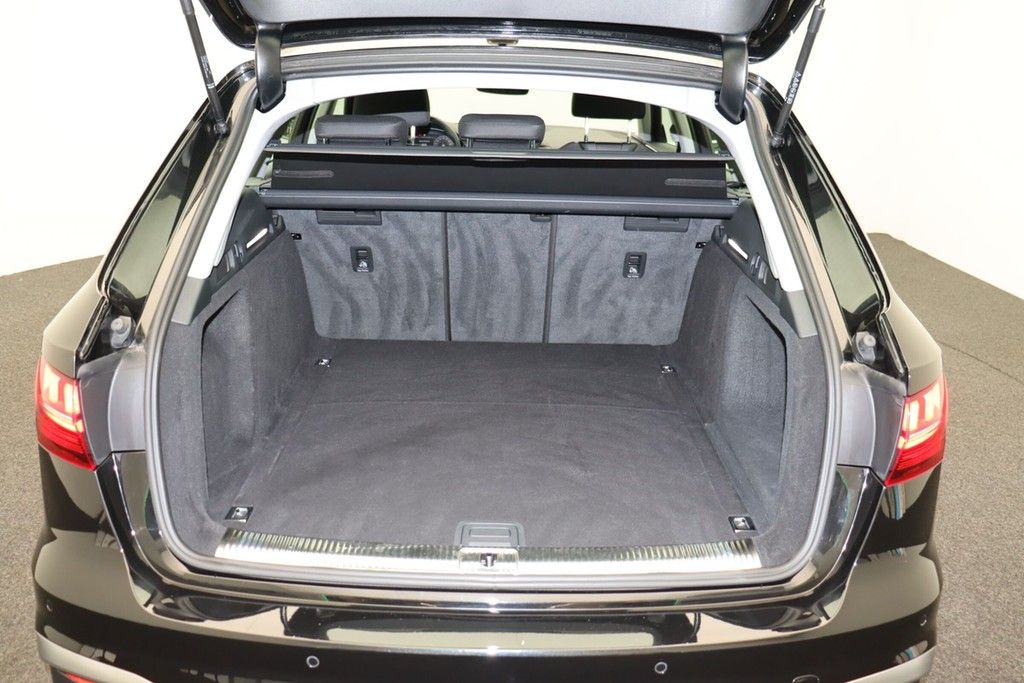 Audi A4 Avant 40 TFSI S line - Samsaru's Car Outlet
