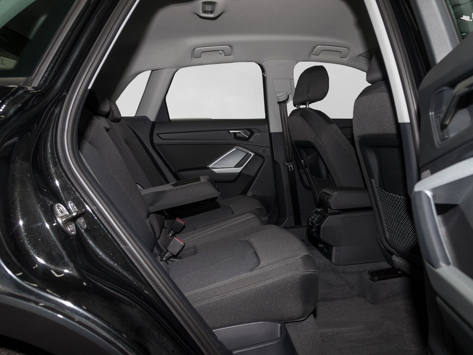Audi Q3 40 TDI Q ADVANCED - Samsaru's Car Outlet