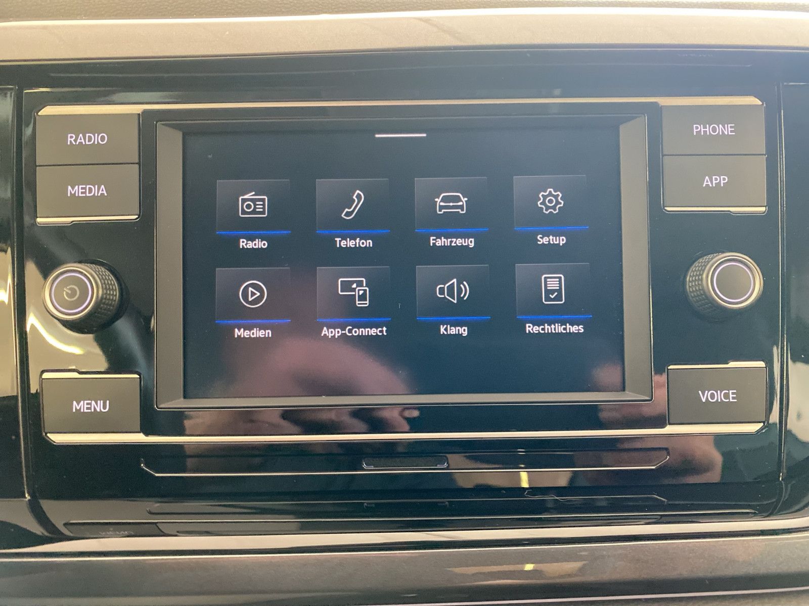 Volkswagen Polo VI Highline - Samsaru's Car Outlet