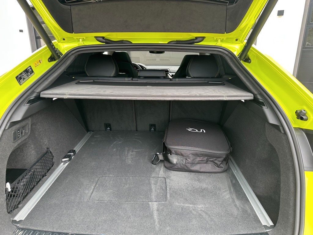 Lamborghini Urus - Samsaru's Car Outlet
