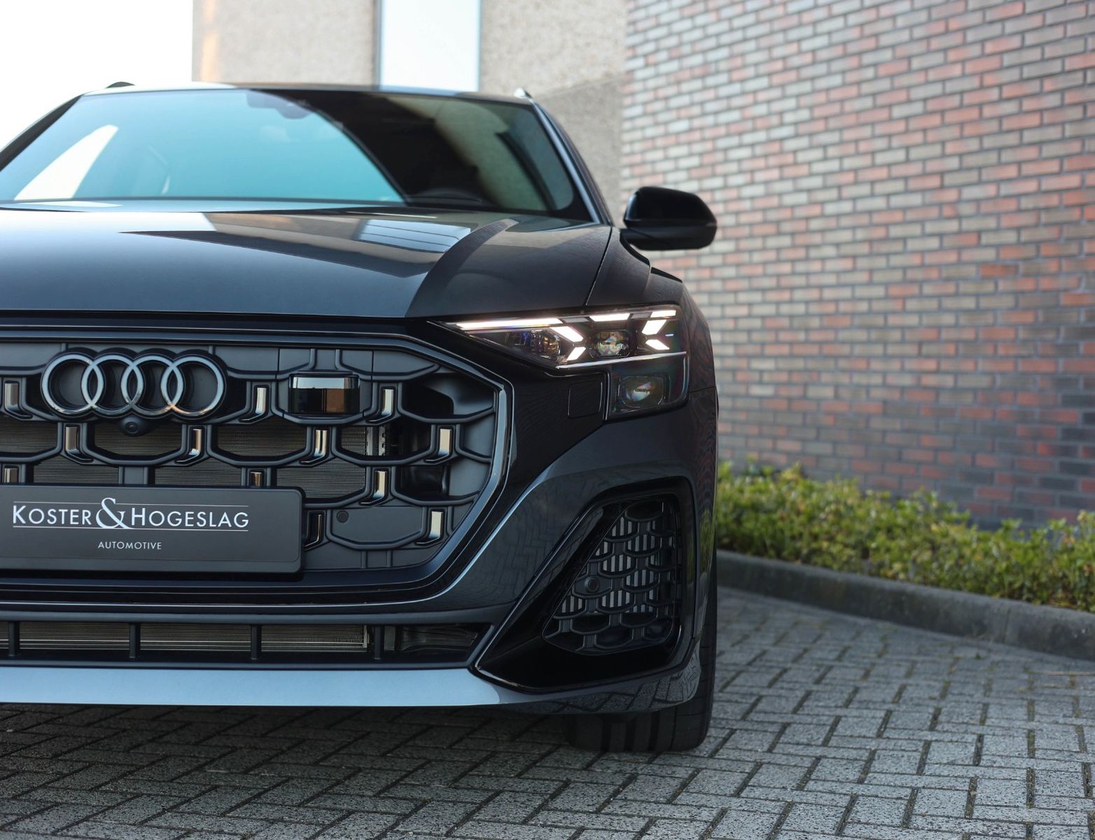 Audi Q8 60 TFSIe Quattro Advanced - Samsaru's Car Outlet