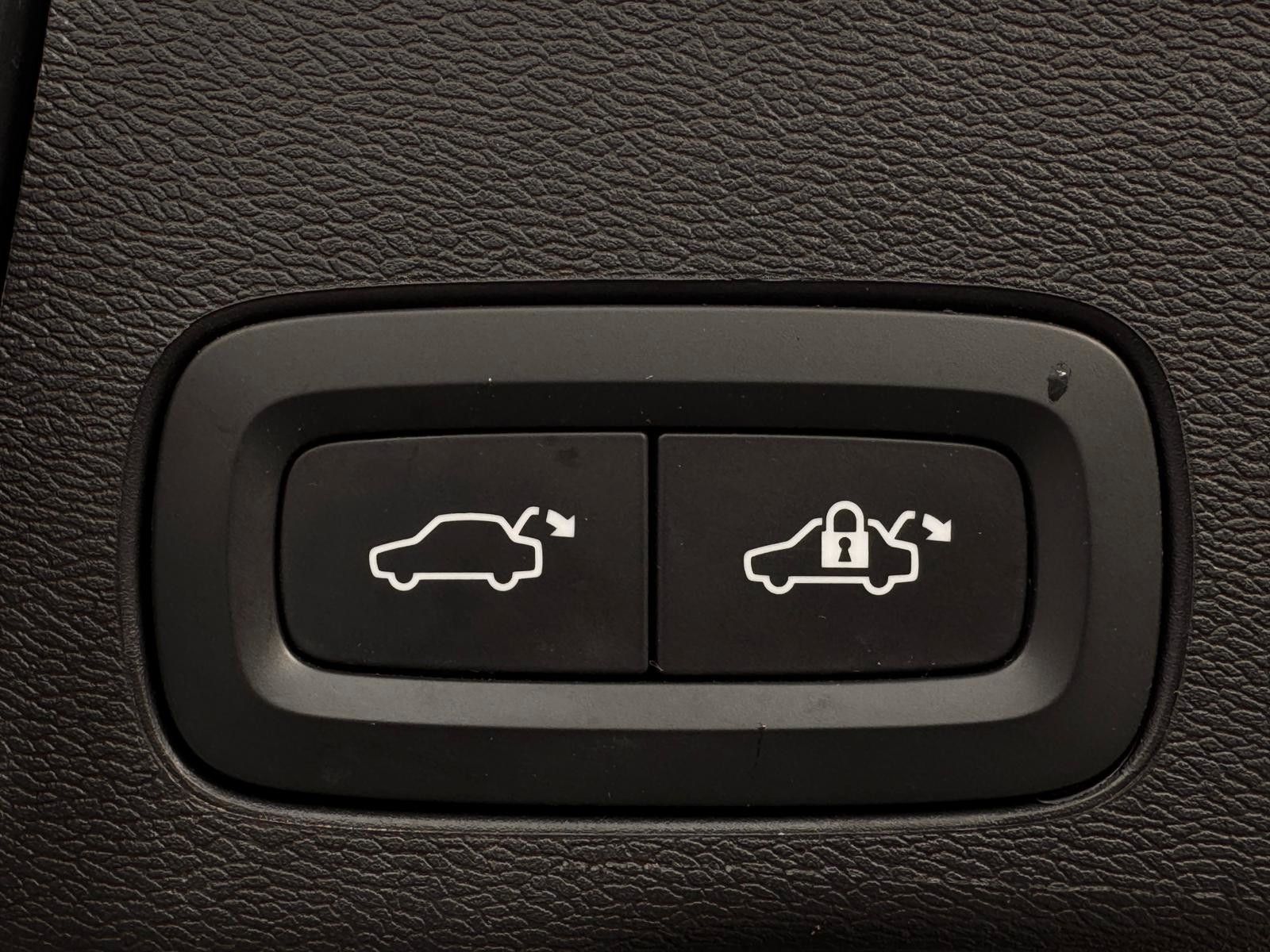 Volvo XC60 Ultimate Dark AWD AHK°PANO°HUD°360°STANDHZG