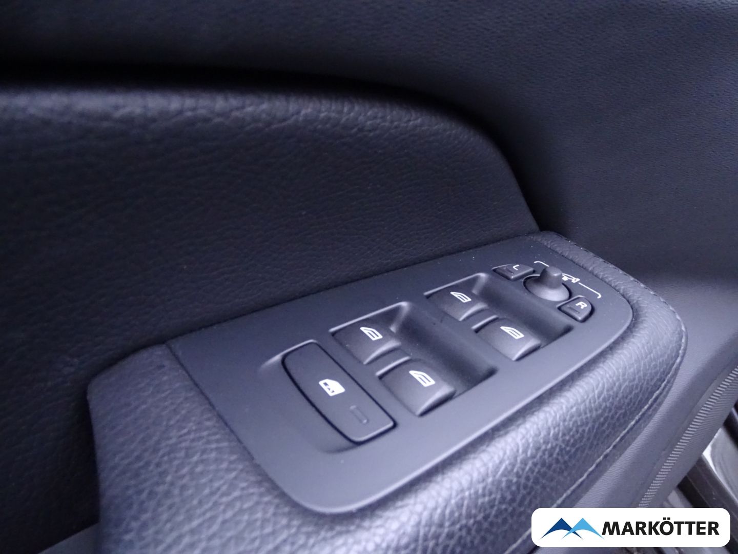 Volvo V60 T8 Plus Bright Recharge AWD/AHK/360°CAM/