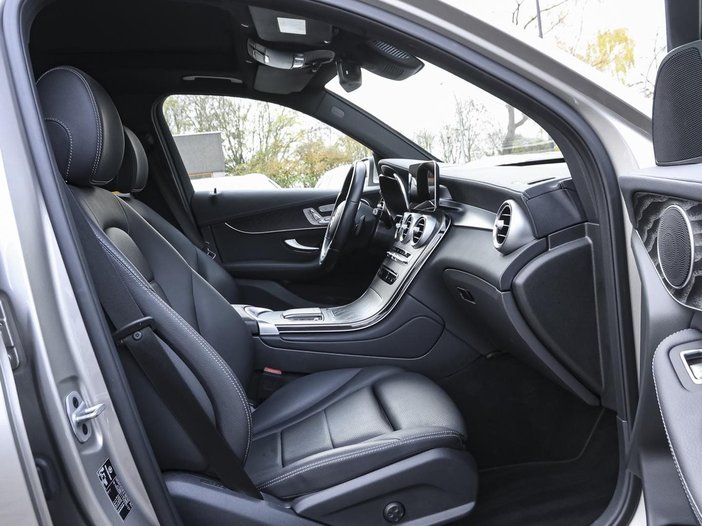 Mercedes-Benz GLC 300 de 4M Panorama Distronic Kamera LED AHK