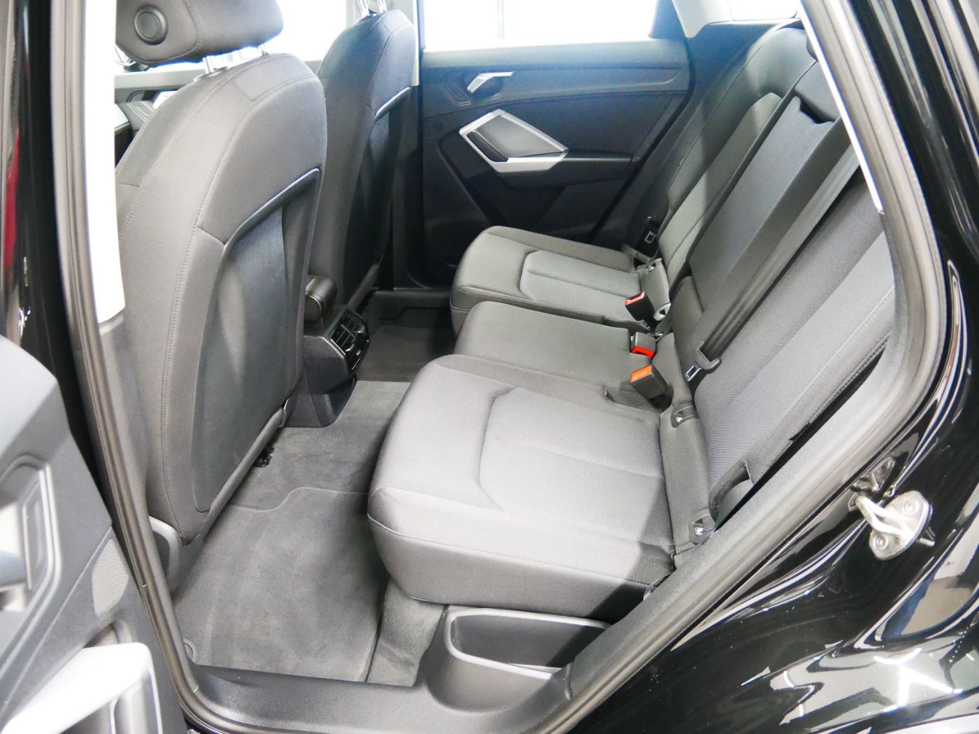 Audi Q3 40 TDI quattro advanced - Samsaru's Car Outlet