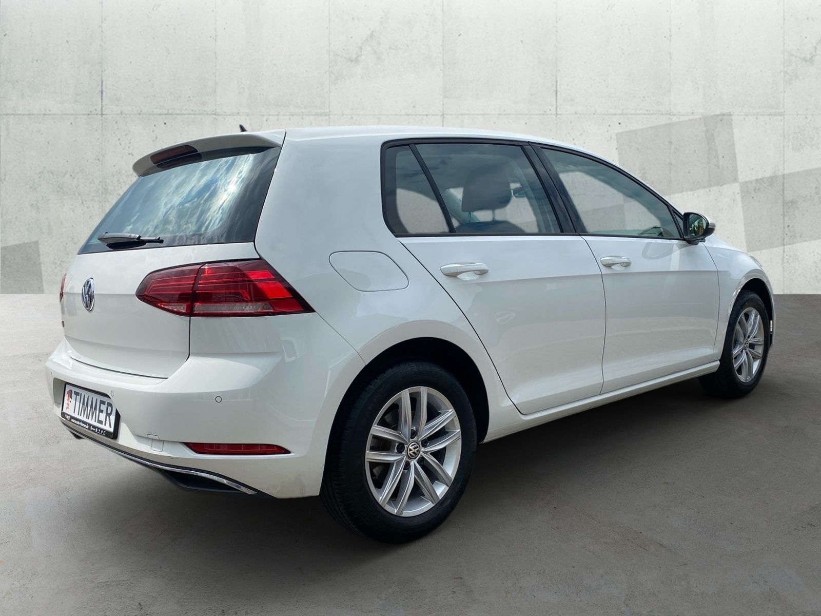 Volkswagen Golf VII 1.5 TSI DSG COMFORT - Samsaru's Car Outlet